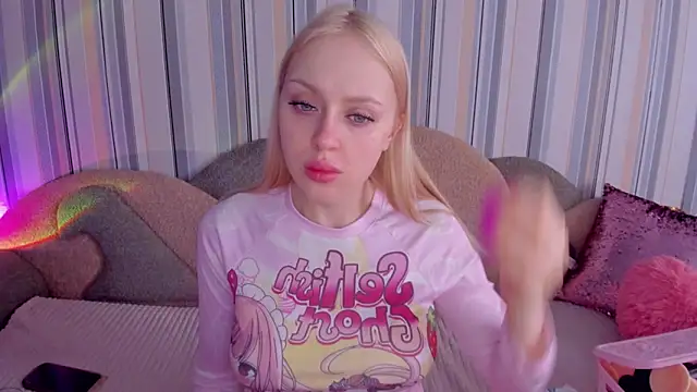 Snapshot of CeaneLino chatting on February 26, 9:41 am CeaneLino online show from February 26, 9:41 am