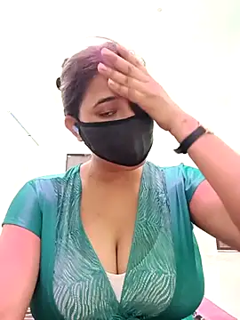 Snapshot of Hot_radhaji chatting on July 26, 4:53 am Hot radhaji online show from July 26, 4:53 am