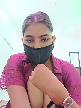 Snapshot of Hot_radhaji chatting on August 2, 4:33 am Hot radhaji online show from August 2, 4:33 am