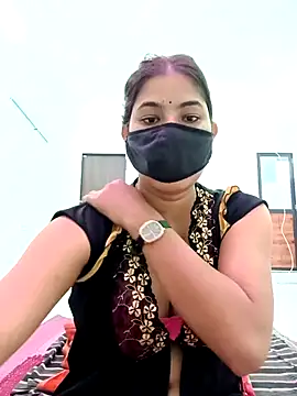 Snapshot of Hot_radhaji chatting on August 4, 4:26 am Hot radhaji online show from August 4, 4:26 am