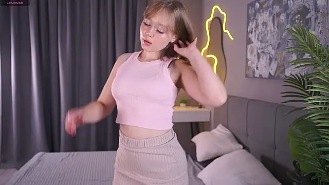 lorapalmerry online show from October 12, 3:11 pm