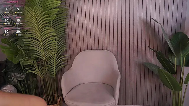 lorapalmerry online show from October 15, 3:01 pm