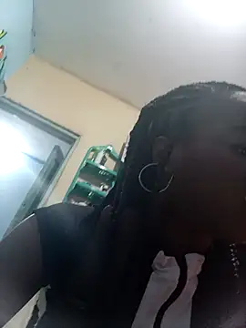 Snapshot of BeverlyMadison_ chatting on November 25, 1:33 pm BeverlyMadison online show from November 25, 1:33 pm