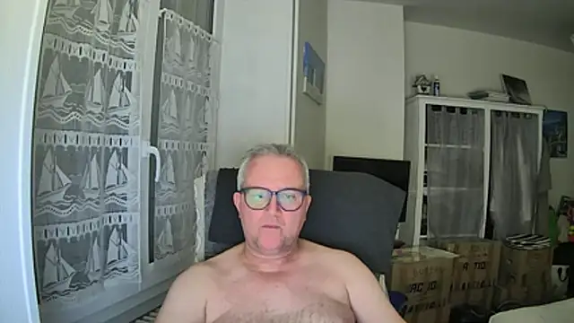 macdut67 online show from July 7, 2:58 am