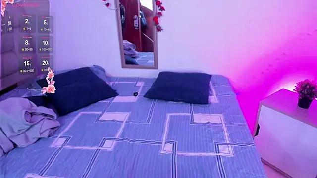 Laaura-Velez online show from February 27, 12:38 pm