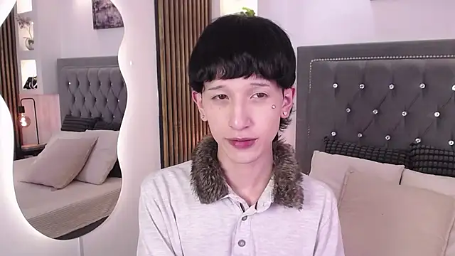 Emo Boy  online show from May 23, 8:35 pm