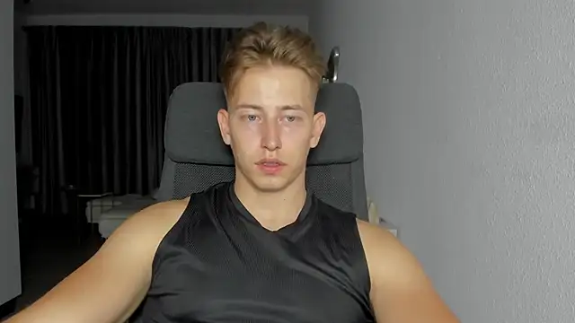 Snapshot of find0m_master chatting on October 13, 10:43 pm find0m master online show from October 13, 10:43 pm