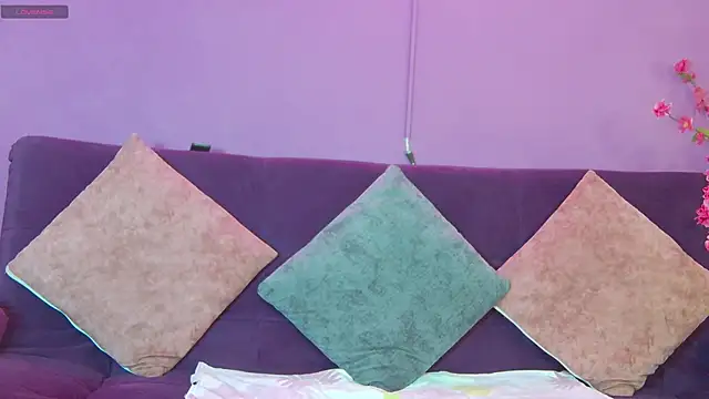 Aranzza Ross online show from January 12, 12:43 pm