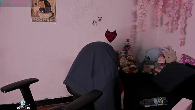 Emilycollei online show from November 30, 9:13 am