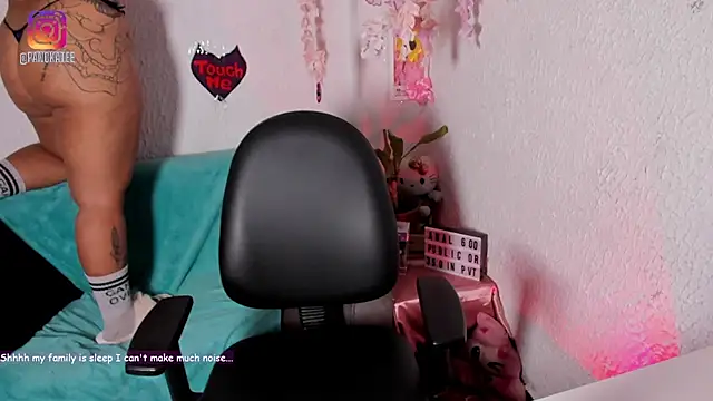 Emilycollei online show from February 10, 3:10 am