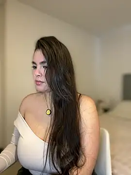 Snapshot of Isabella_LaRue chatting on March 22, 1:36 pm Isabella LaRue online show from March 22, 1:36 pm