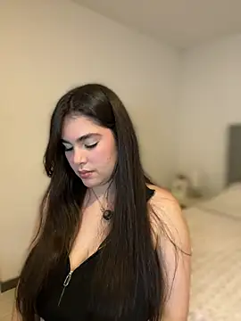 Snapshot of Isabella_LaRue chatting on March 24, 11:10 pm Isabella LaRue online show from March 24, 11:10 pm