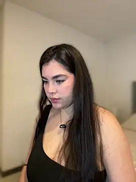 Snapshot of Isabella_LaRue chatting on March 25, 11:27 am Isabella LaRue online show from March 25, 11:27 am