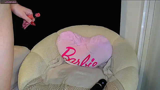 Snapshot of Horny_beautyyy chatting on February 18, 1:29 pm Horny beautyyy online show from February 18, 1:29 pm