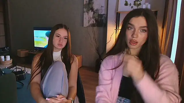 MayaGlow online show from November 23, 5:40 am