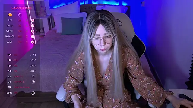 sofiisun online show from November 19, 2:11 am