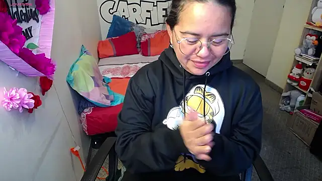 Miss  kendra  online show from February 12, 1:28 pm