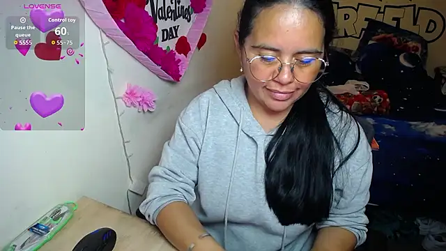 Miss  kendra  online show from March 28, 1:05 am