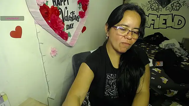 Snapshot of Miss__kendra_ chatting on July 2, 1:27 am Miss kendra online show from July 2, 1:27 am