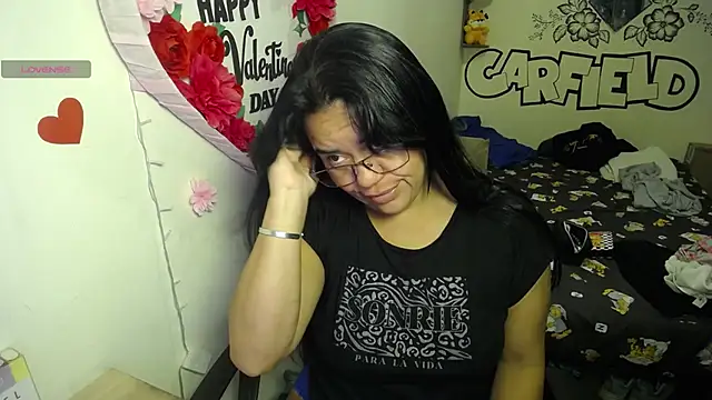 Snapshot of Miss__kendra_ chatting on July 2, 10:43 am Miss kendra online show from July 2, 10:43 am