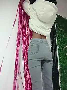 thianahorny online show from February 7, 3:16 pm