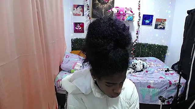 thianahorny online show from April 18, 12:42 pm