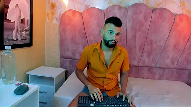 onlymen2025 online show from October 10, 11:53 am