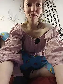 Snapshot of Lucy_colee chatting on October 24, 12:23 pm Lucy colee online show from October 24, 12:23 pm