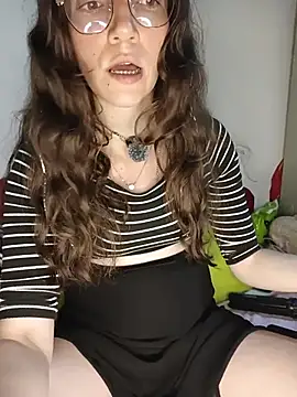 Snapshot of Lucy_colee chatting on December 17, 2:28 am Lucy colee online show from December 17, 2:28 am