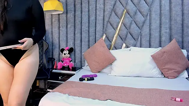 RousseWalker online show from October 14, 9:15 pm