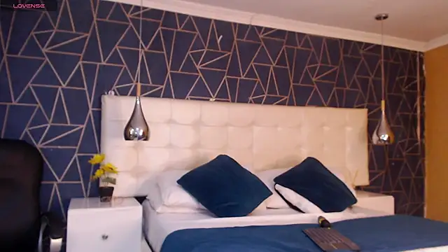 RousseWalker online show from October 31, 6:53 pm