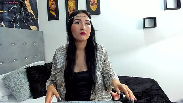 Aisha Saleh online show from October 14, 12:17 pm