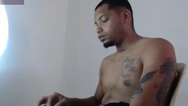 Snapshot of drako_monster chatting on October 19, 4:29 pm drako monster online show from October 19, 4:29 pm