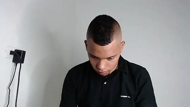 Snapshot of drako_monster chatting on November 10, 5:17 am drako monster online show from November 10, 5:17 am