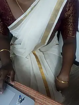 Snapshot of Tamilmallu-duskygirl03 chatting on November 2, 1:57 pm Tamilmallu-duskygirl03 online show from November 2, 1:57 pm