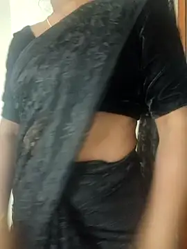 Snapshot of Tamilmallu-duskygirl03 chatting on November 6, 6:25 am Tamilmallu-duskygirl03 online show from November 6, 6:25 am