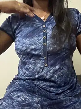 Snapshot of Tamilmallu-duskygirl03 chatting on November 12, 7:13 pm Tamilmallu-duskygirl03 online show from November 12, 7:13 pm