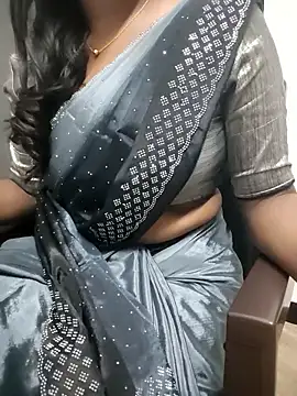 Snapshot of Tamilmallu-duskygirl03 chatting on November 25, 5:57 pm Tamilmallu-duskygirl03 online show from November 25, 5:57 pm