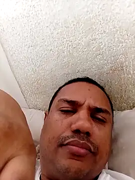 Snapshot of Mcbellorj chatting on November 6, 4:08 pm Mcbellorj online show from November 6, 4:08 pm