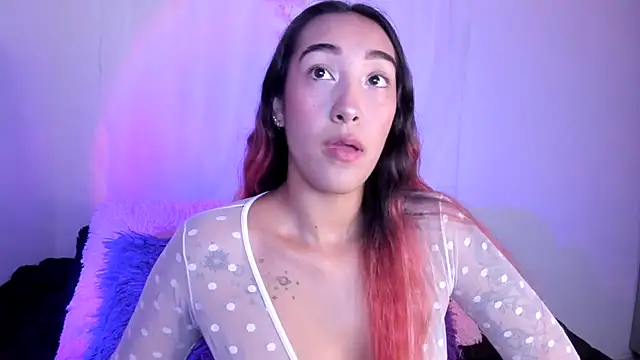 Snapshot of HeidyRousse chatting on May 19, 11:00 pm HeidyRousse online show from May 19, 11:00 pm