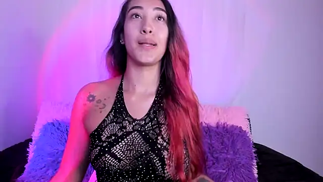 Snapshot of HeidyRousse chatting on May 26, 11:06 am HeidyRousse online show from May 26, 11:06 am