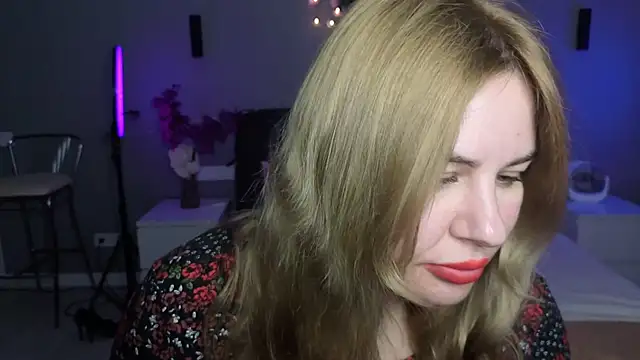 Snapshot of Passion-Blondy chatting on May 7, 6:24 pm Passion-Blondy online show from May 7, 6:24 pm