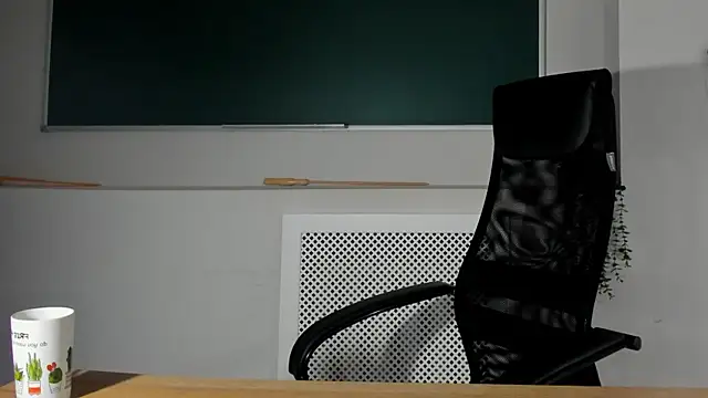 ClaireMathis online show from April 16, 2:51 pm