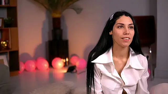 SiennaLuna online show from November 26, 5:08 am