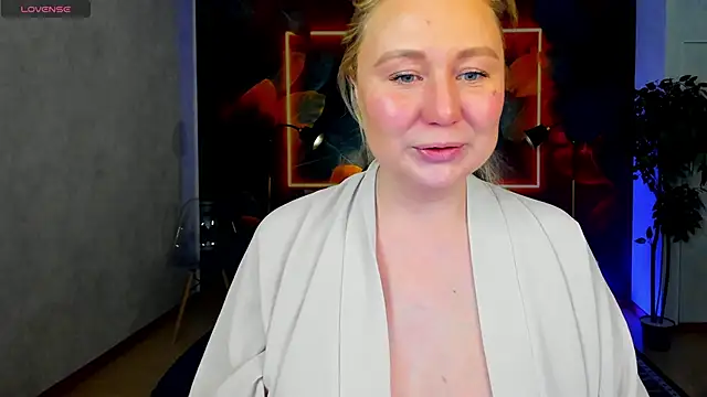 scent  of woman online show from March 1, 1:40 am