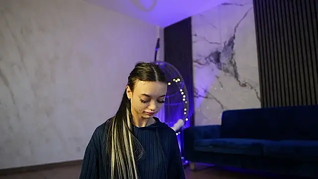 RachelRavee online show from March 14, 5:24 am