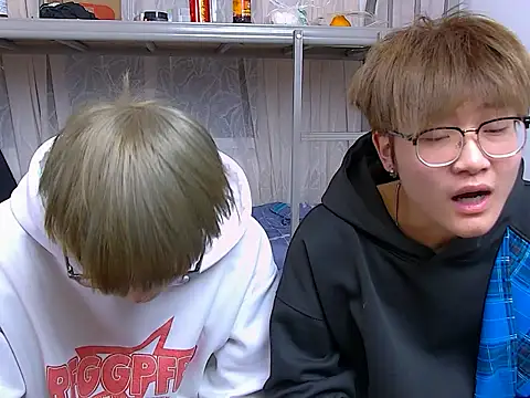 KK-cuteboy online show from December 14, 10:20 am