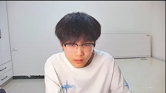 Snapshot of KK-cuteboy chatting on May 21, 12:34 pm KK-cuteboy online show from May 21, 12:34 pm