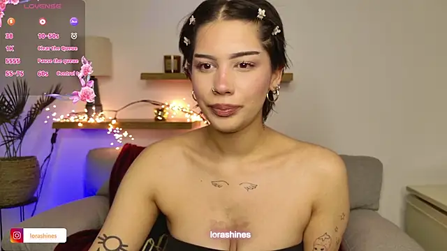 LoraShines online show from January 18, 6:44 pm