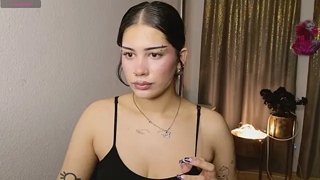 LoraShines online show from March 19, 6:34 pm